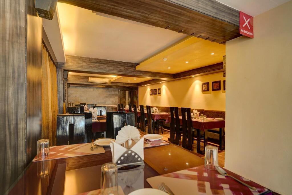 Hotel Miland Palace 부바네스 외부 사진